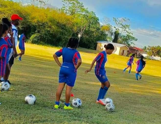 La Federación de Fútbol de Belice llama a la Selección Femenina Sub-15 de Belice a entrenar para dos torneos internacionales