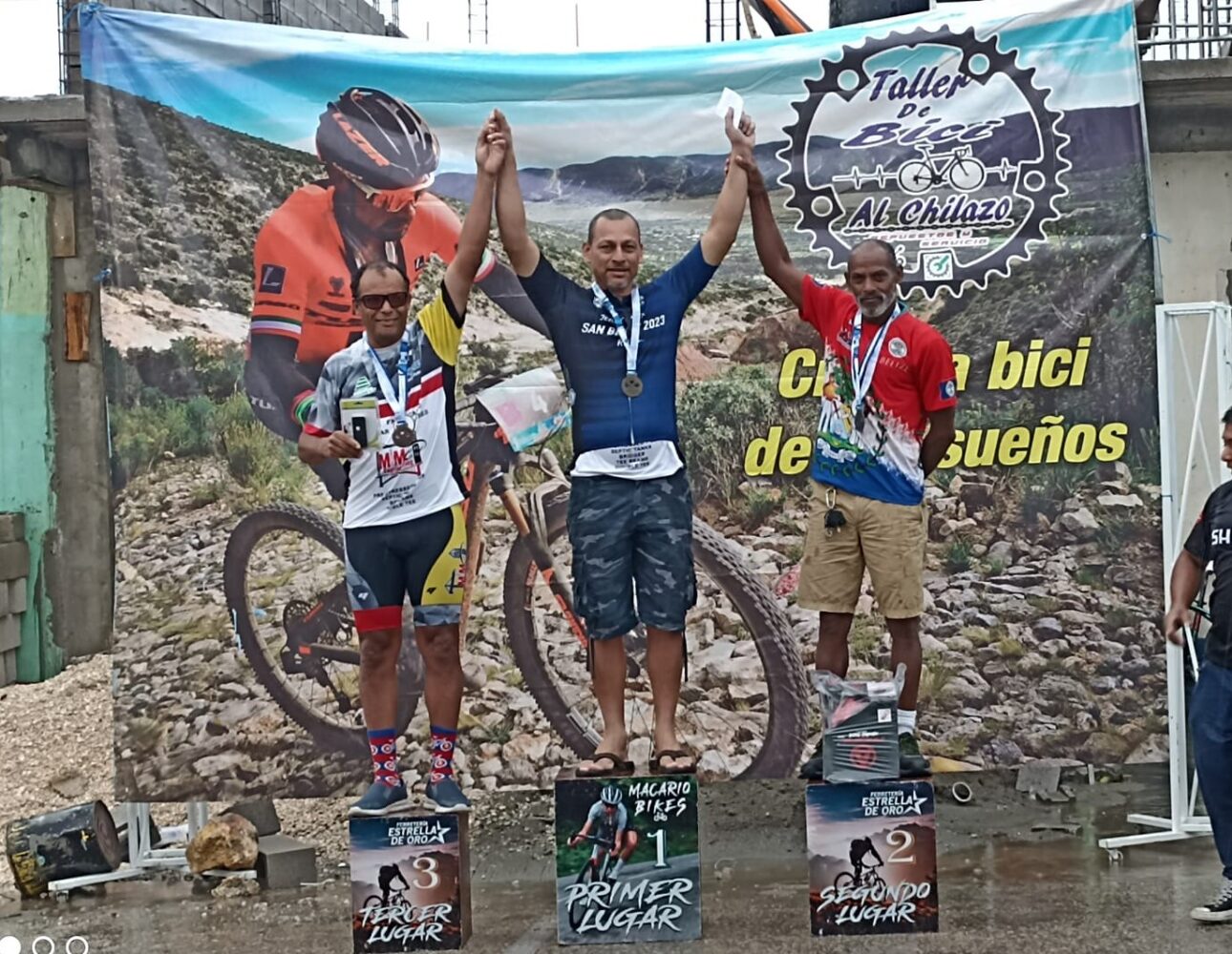Philip Burns gana Masters Road Race en el Clásico de Ciclismo de San Benito en Petén, Guatemala